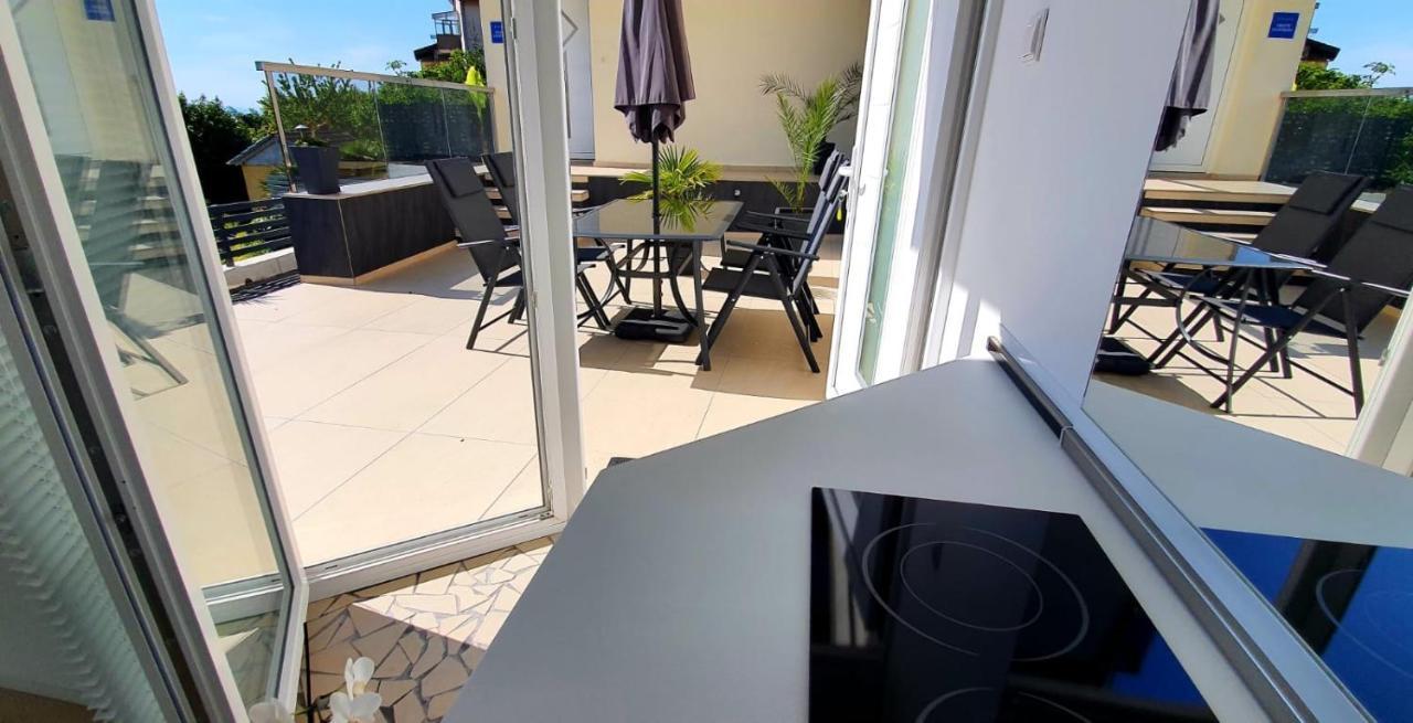 Penthouse Jacuzzi & Pool Apartmants Opatija Exterior foto
