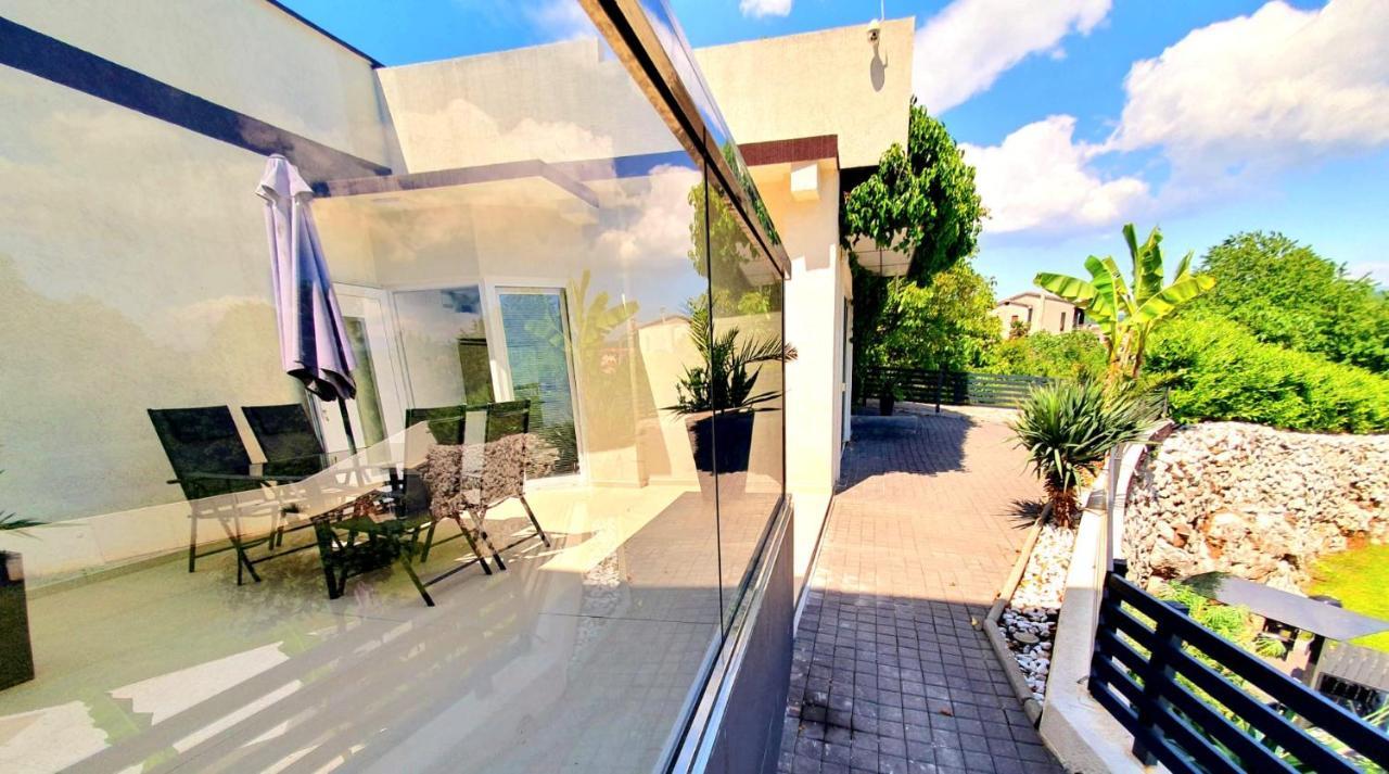 Penthouse Jacuzzi & Pool Apartmants Opatija Exterior foto