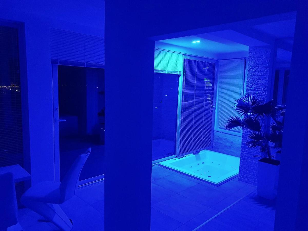 Penthouse Jacuzzi & Pool Apartmants Opatija Exterior foto